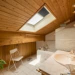 Chalet de montagne Coquelicot à la vente en exclusivité chez Alpimmorama, l'agence digitale de la vallée du Giffre à Samoëns - Salle de bains à l'étage