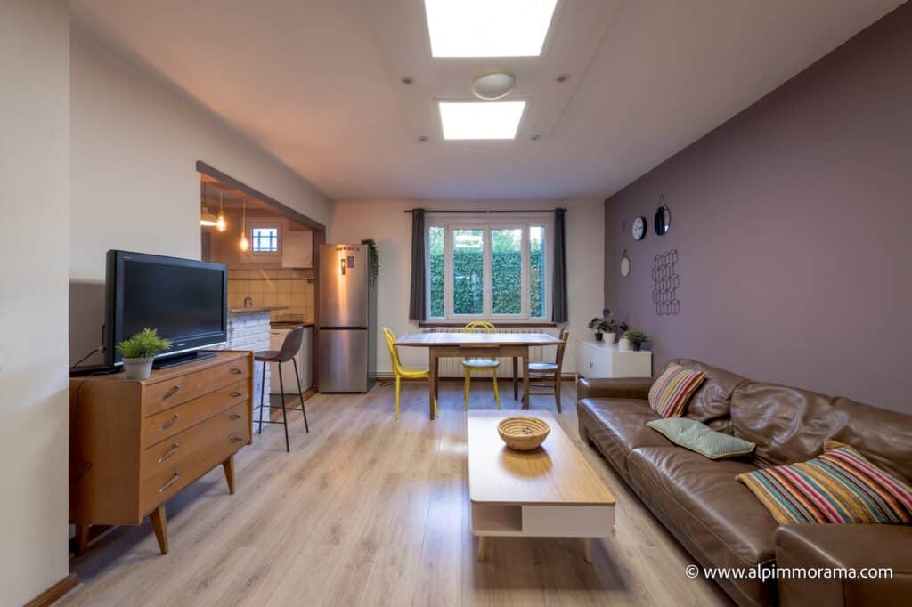 autre vue salon appartement du thiou à annecy